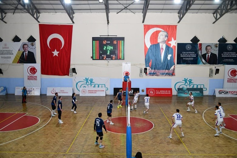 19 MAYIS VOLEYBOL TURNUVASINDA 29 TAKIMIN MÜCADELESİ SONUNDA ŞAMPİYON BELLİ OLDU.