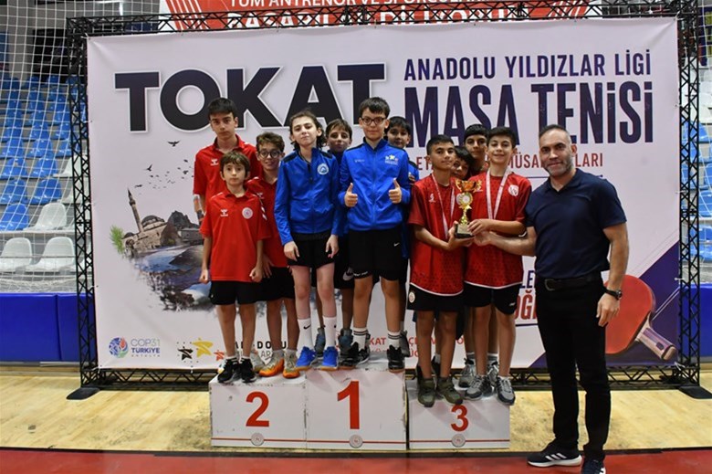 ARDAHAN’DAN MASA TENİSİNDE TÜRKİYE ŞAMPİYONASI BİLETİ