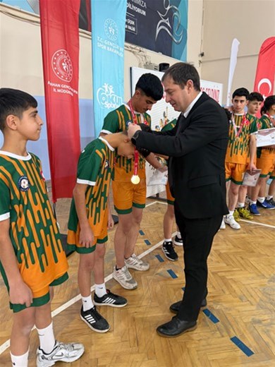 OKUL SPORLARI VOLEYBOL YILDIZLAR GRUP MÜSABAKALARI ARDAHAN’DA SONA ERDİ