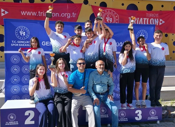 ARDAHAN’DAN TRİATLON’DA BÖLGE ŞAMPİYONLUĞU