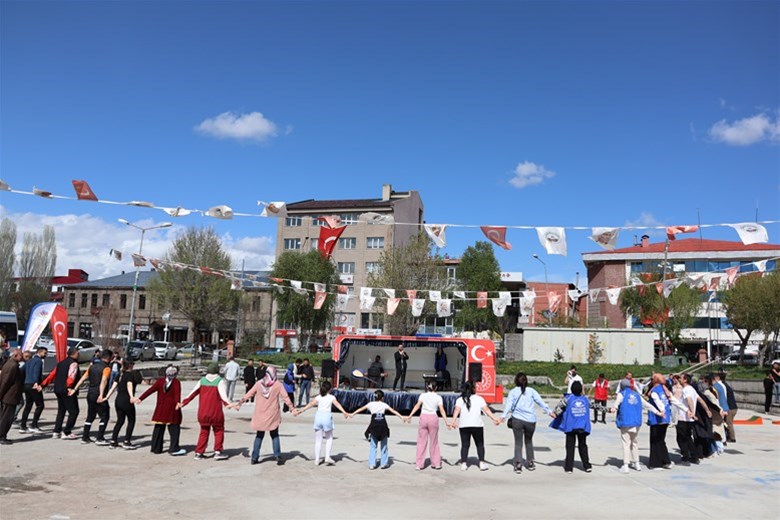 GENÇLİK VE SPOR FESTİVALİ COŞKUSU ARDAHAN’DA YAŞANDI