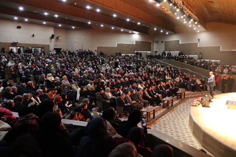 ARDAHAN’DA EDEBİYAT RÜZGÂRI ESTİ: HAYATİ İNANÇ ARDAHANLILARLA BULUŞTU