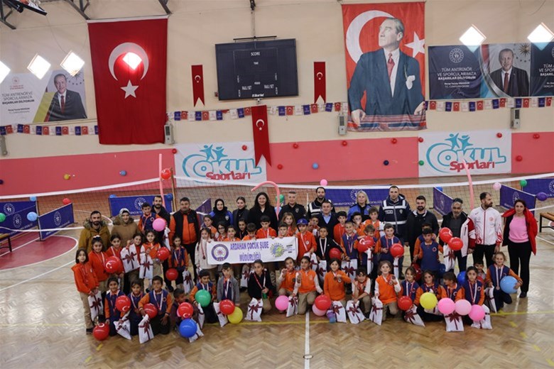 20 Kasım Dünya Çocuk Hakları Günü Voleybol Etkinliğiyle Coşkuyla Kutlandı