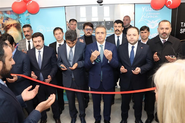 GÖLE YARI OLİMPİK KAPALI YÜZME HAVUZU RESMEN HİZMETE AÇILDI